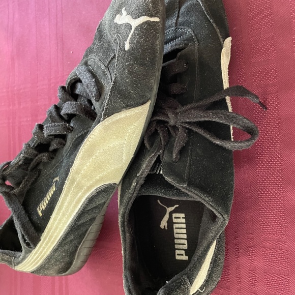 Men’s  Suede Puma shoes - Picture 4 of 4
